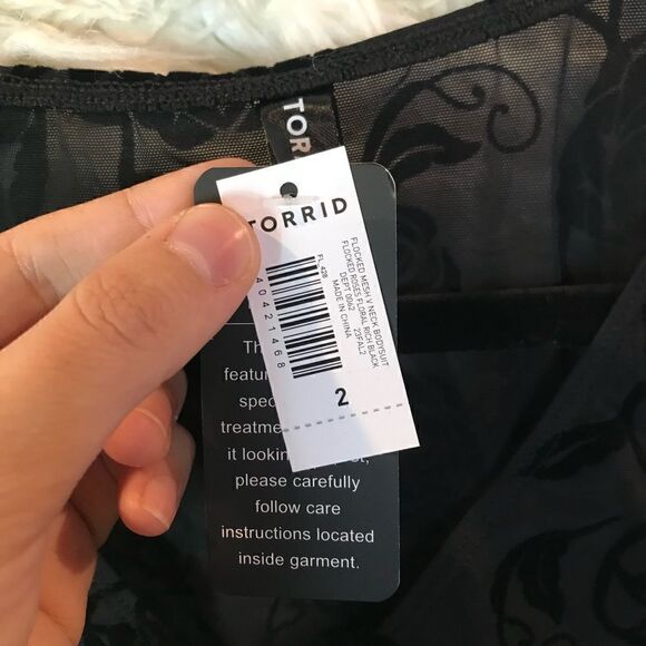 Torrid Black Flocked Mesh V-Neck Bodysuit Rose Design, Soft, Stretch, NW… - Picture 15 of 16